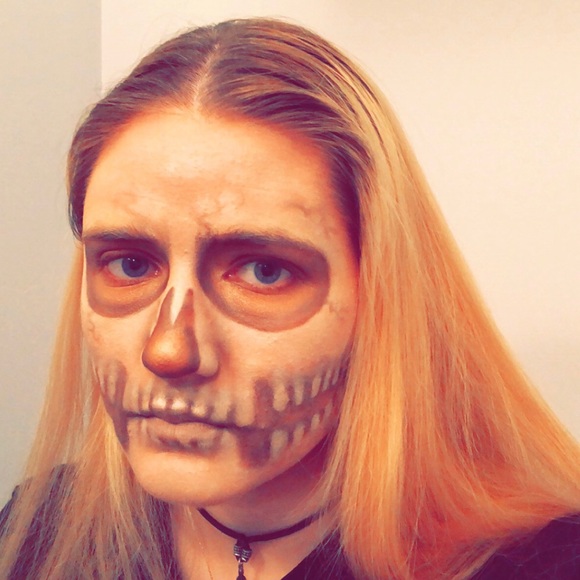 Meet your Posher, Caileigh - Picture 3 of 3